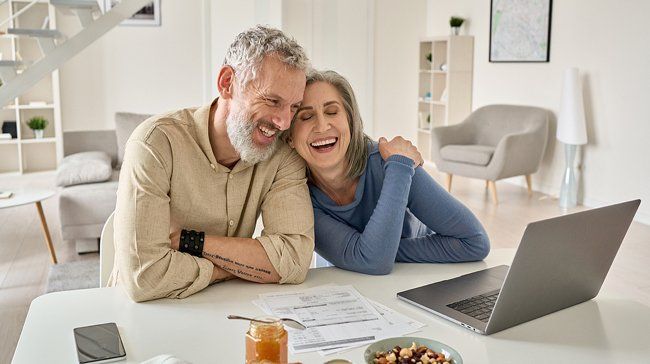 Happy-Mature-Older-Family-419121424-web-1920w.jpg